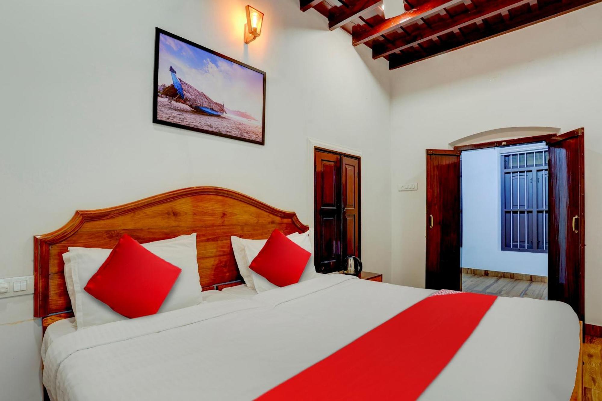 Hotel O Poptavern Heritage Kovalam Luaran gambar